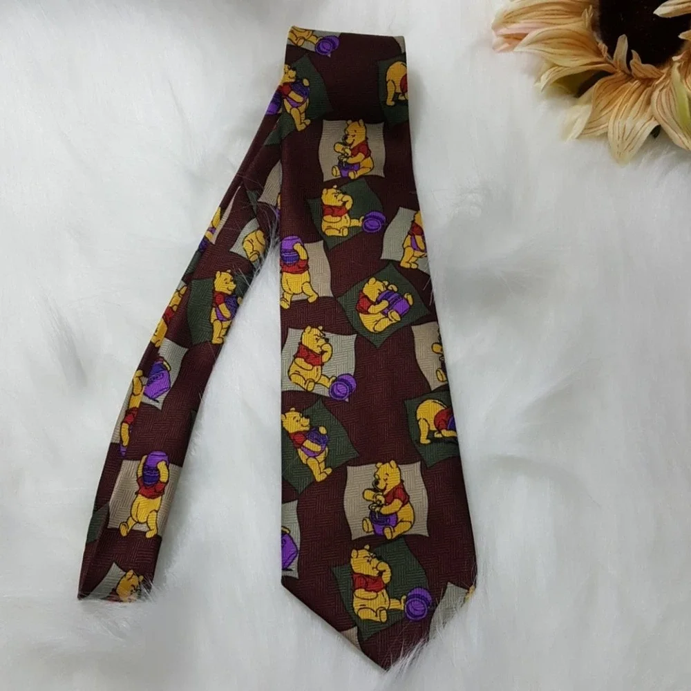 Vintage Disney Winnie the Pooh bear eating a pot‎ of honey vintage necktie